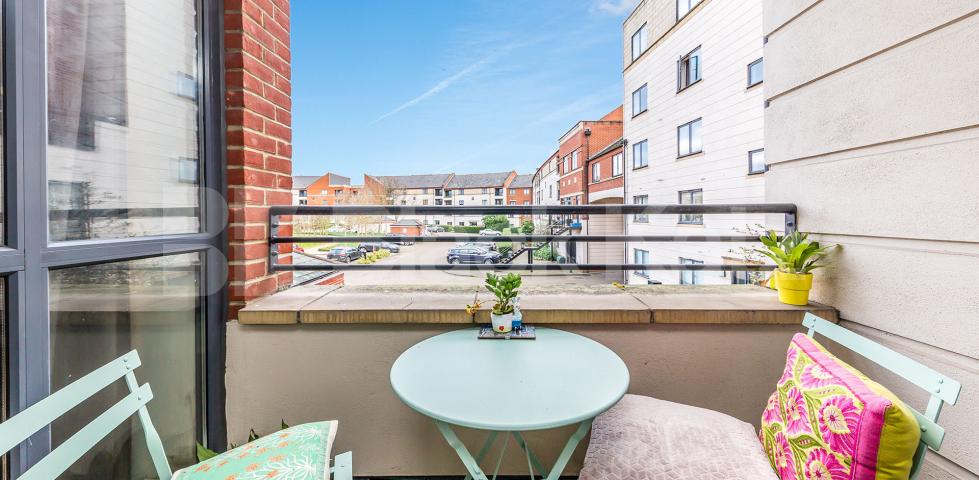 			MODERN DEVELOPMENT, 2 Bedroom, 1 bath, 1 reception Flat			 Manor Gardens, HOLLOWAY